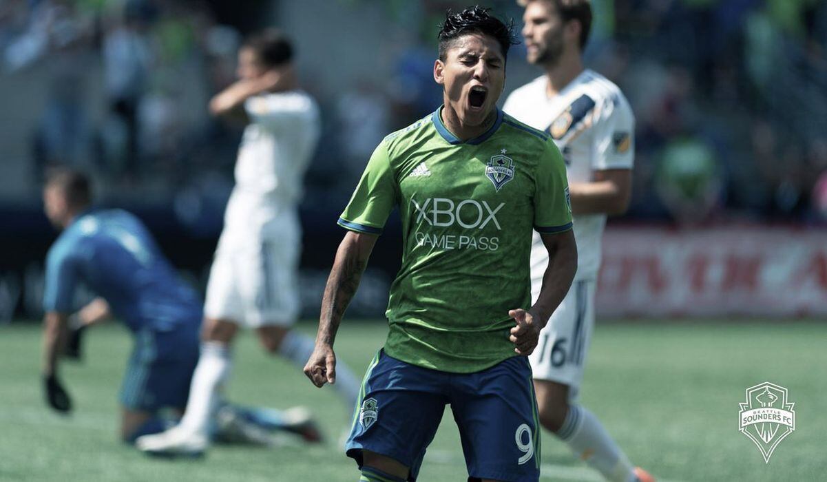 Raúl Ruidíaz anotó GOLAZO y Seattle Sounders apabulló 5-0 a Los Ángeles Galaxy por la MLS