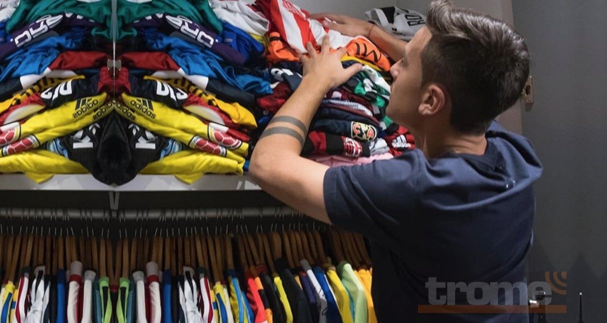 Paulo Dybala presentó su apreciada colección de camisetas