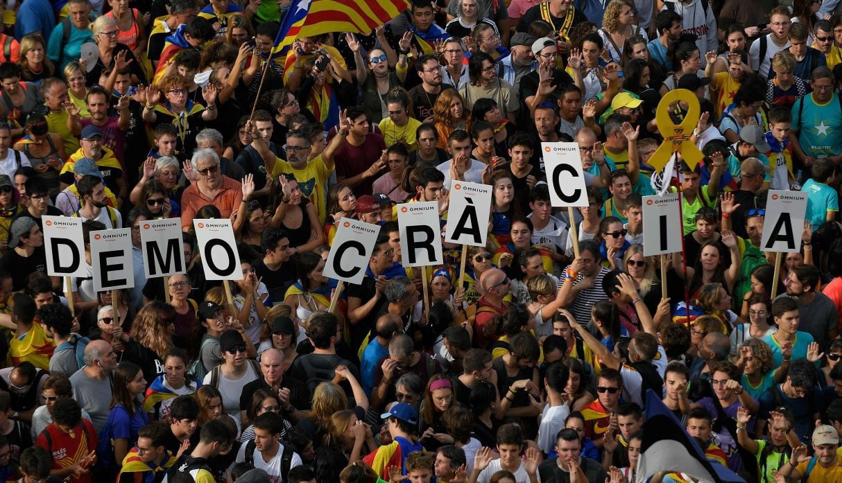 España: Manifestación independentista de Barcelona reúne medio millón de personas. (Foto: AFP)