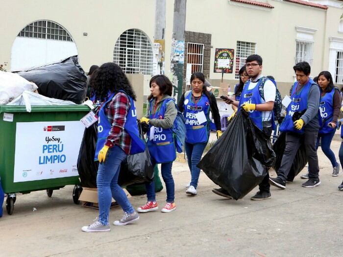 Iniciativa "Este 29 Yo Soy Perú Limpio" del Ministerio del Ambiente evitó la acumulación de basura tras la Gran Parada y Desfile Cívico Militar por Fiestas Patrias.