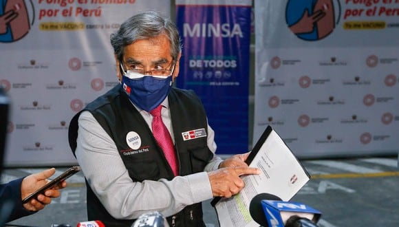 El ministro de Salud, Óscar Ugarte, anunció las fechas de la llegada de vacunas de AstraZeneca y de Sinopharm. (Foto: Minsa)