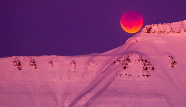 Superluna en Noruega. Foto: Reuters