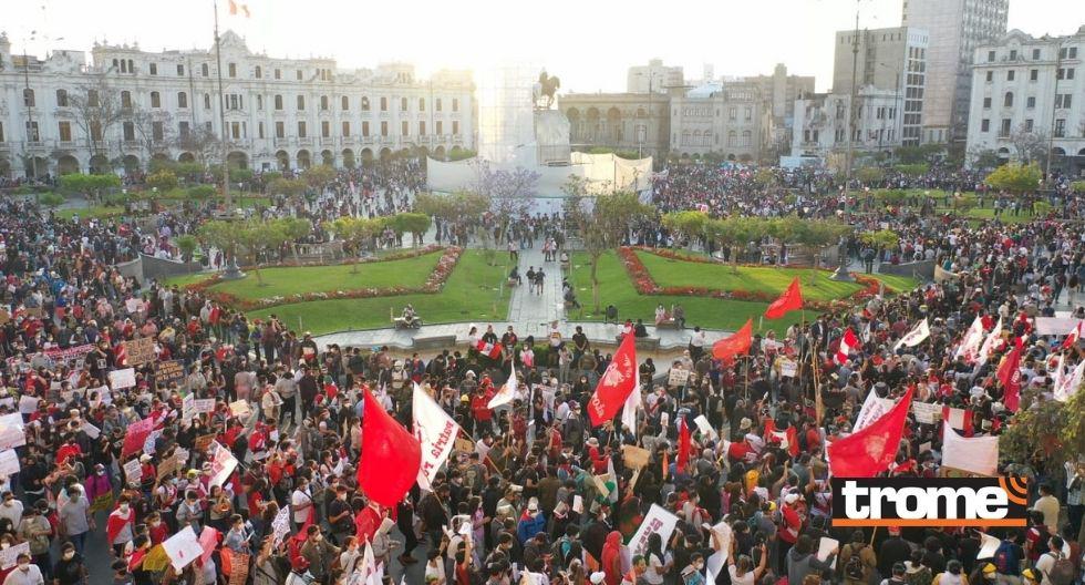 Miles se congregan en la Plaza San Martín en contra del gobierno de Manuel Merino y el Congreso de la República