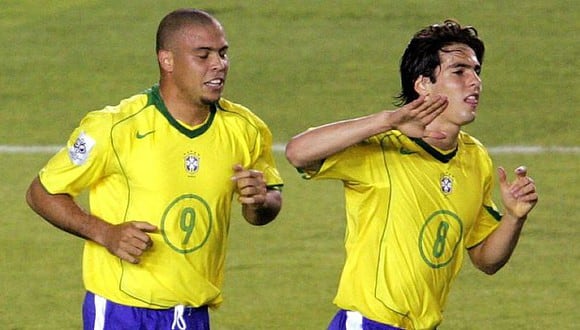 Kaká y Ronaldo fueron campeones con Brasil en el Mundial 2002. (Foto: AFP)