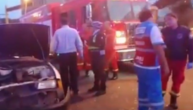 Tres heridos tras violento choque en el cruce de las avenidas Javier Prado y Arenales. Foto: Captura de pantalla de video de Twitter de Capital