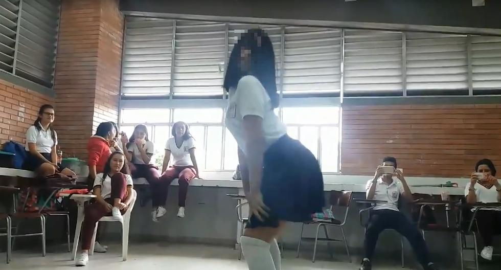 Facebook Polémica Por Un Video De Dos Colegialas Bailando Twerking Frente A Sus Profesores 9018