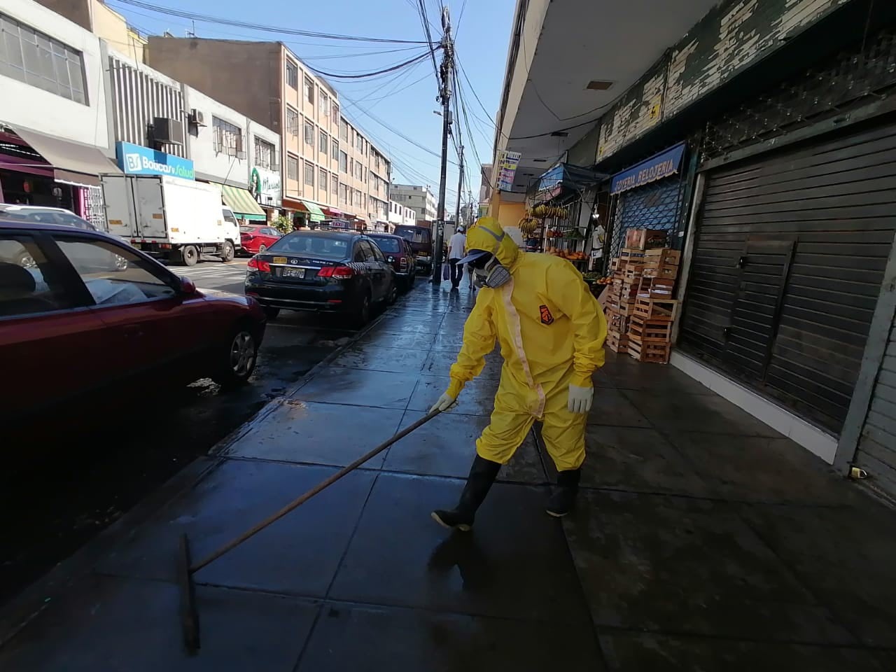 La Municipalidad de Lince realizó esta mañana trabajos de limpieza, desinfección y fumigación en los principales centros de abasto del distrito. (Foto: Municipalidad de Lince)