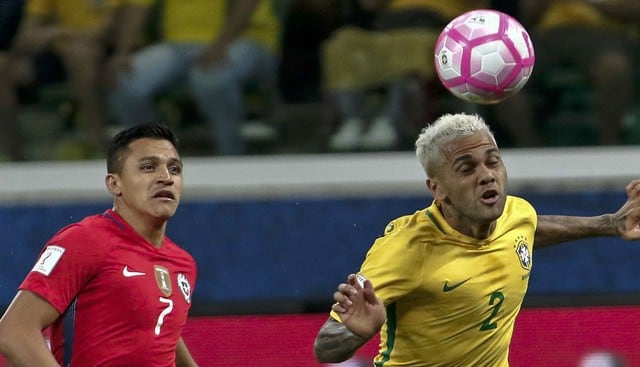 El Brasil vs. Chile se convirtió en uno de los duelos más vistosos de las Eliminatorias Rusia 2018. (AFP)