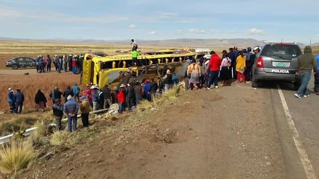 Accidente de tránsito en Puno - Desaguadero dejó 15 muertos.