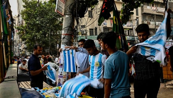 En Bangladesh alientan a la Selección Argentina.  (Foto:  Munir uz zaman / AFP)