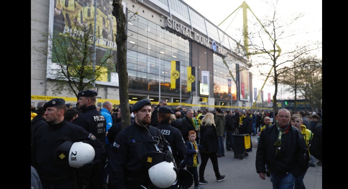 Partido suspendido del Borussia Dormunt vs. Mónaco luego que una bomba molotov alcanzara el bus que trasladaba al equipo alemán. (Fotos:Agencias)