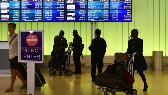 Se cancelaron más de 2.000 vuelos y miles se retrasaron en todo el mundo debido a que la variante altamente infecciosa de ómicron interrumpe los viajes de vacaciones. (Foto referencial: AFP)