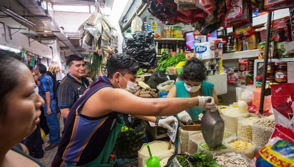 Si está permitido salir a pie o en bicicleta para hacer la adquisición de productos de primera necesidad, medicinas y recojo de alimentos en restaurantes. (Foto: Andina)