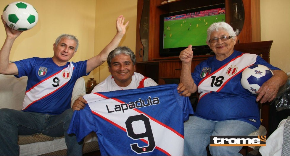 Familia chalaca diseñó camiseta que combina los colores de Perú e Italia.  Llegada de Gianluca Lapadula los entusiasma y quieren 'lapagol' en el Perú vs. Chile. (Trome / Alan Ramírez)