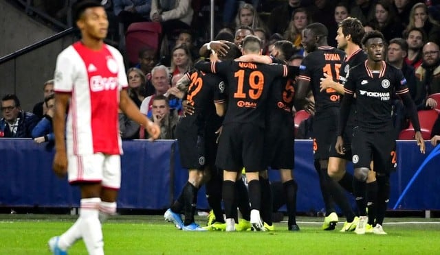 Chelsea venció 1-0 a Ajax en su visita a Holanda