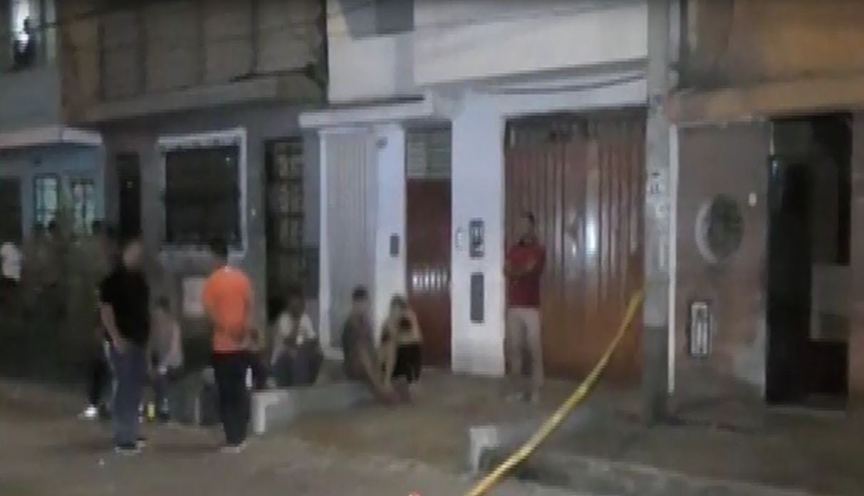 Explotan granada de guerra en casa de venezolanos en aparente acto de venganza en SJL. Foto: Captura de pantalla de América Noticias