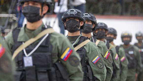Elementos de la Fuerza Armada Nacional Bolivariana. (Foto de Pedro Rances Mattey / AFP)