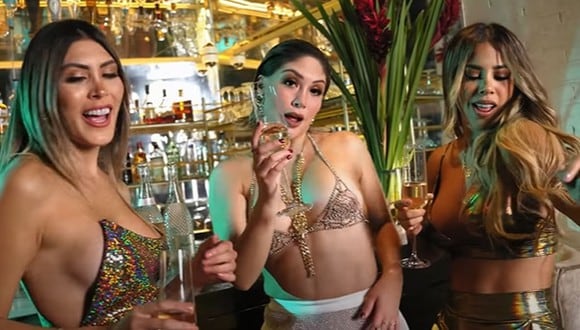 Claudia Serpa estrenó el videoclip de “Tan enamorados”, su versión urbana de la canción de Ricardo Montaner. (Foto: Captura)