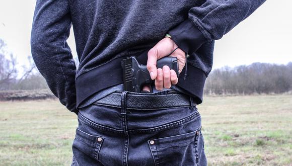 El menor guardó el arma en su mochila sin que nadie se percatara. (Foto referencial: Pixabay)
