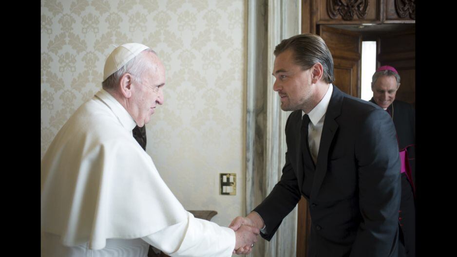 El papa Francisco recibió a Leonardo DiCaprio en el Vaticano, aunque se supone que fue para hablar del medio ambiente, otros detalles de la conversación no fueron revelados. (Foto: Agencias)