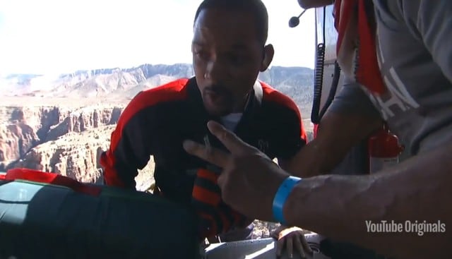 Will Smith celebra sus 50 años haciendo bungee desde un helicóptero en el Gran Cañón | Foto: Captura de pantalla del video de YouTube