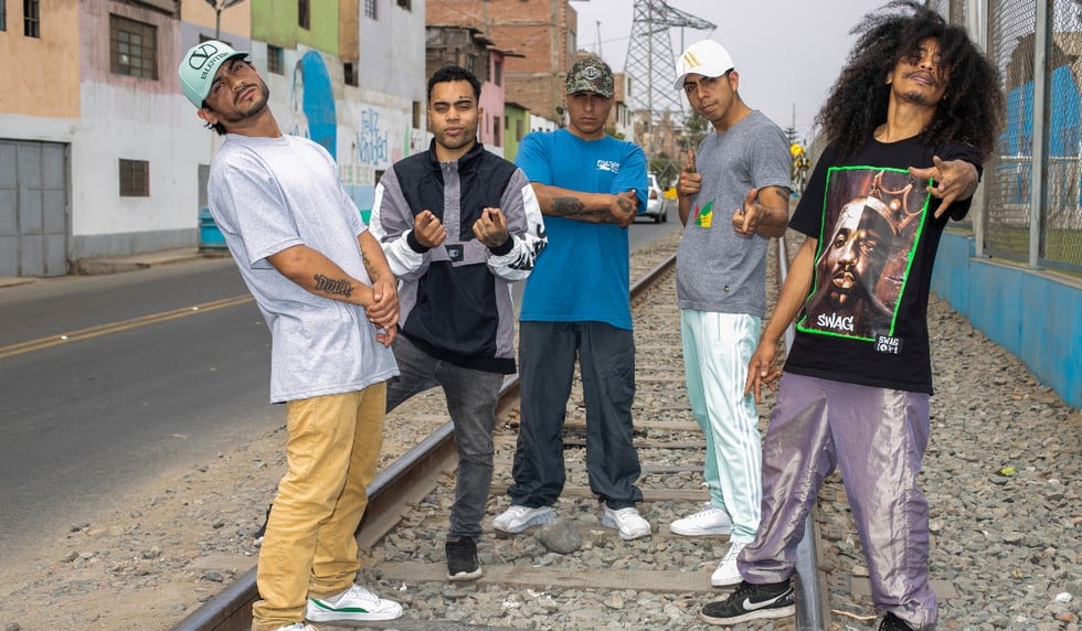 Es la agrupación de jóvenes b-boys del barrio de Reynoso, en el Callao. En su intento por cambiar la peligrosa realidad del puerto difunden la cultura hip hop | Foto: Julio Reaño / @photo.gec