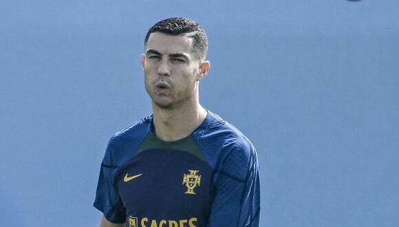 Cristiano Ronaldo y Manchester United rescindieron contrato por mutuo acuerdo y el futbolista quedó libre. (Foto: AFP)