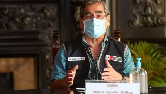 El ministro de Salud, Óscar Ugarte, enfatizó que sí se aplicarán las vacunas de AstraZeneca en el país. (Foto: PCM)