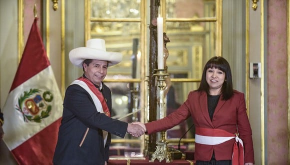 Mirtha Vásquez juró esta noche como nueva primera ministra en reemplazo de Guido Bellido. (Presidencia)
