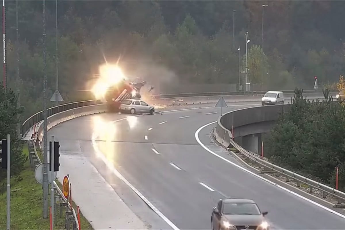 n conductor imprudente ha protagonizado un espectacular accidente en Eslovenia. (YouTube | Klip)