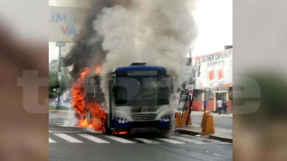 Bus del Corredor Azul se incendia (Foto: Trome)