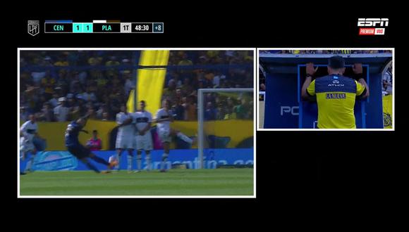 Jhonatan Candia generó gol de Rosario Central, pero VAR lo anuló por doble toque. (Foto: Captura)