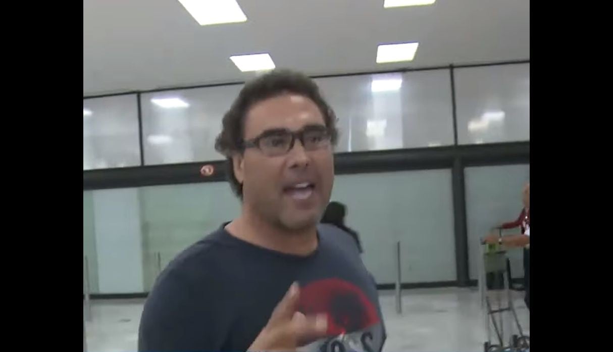 Eduardo Yáñez se puso violento con reportero cuando intentaba entrevistarlo