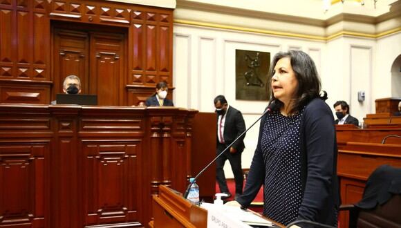 La congresista Rocío Silva Santisteban respondió las crítica en medio de gritos en el pleno. (Foto: Andina)