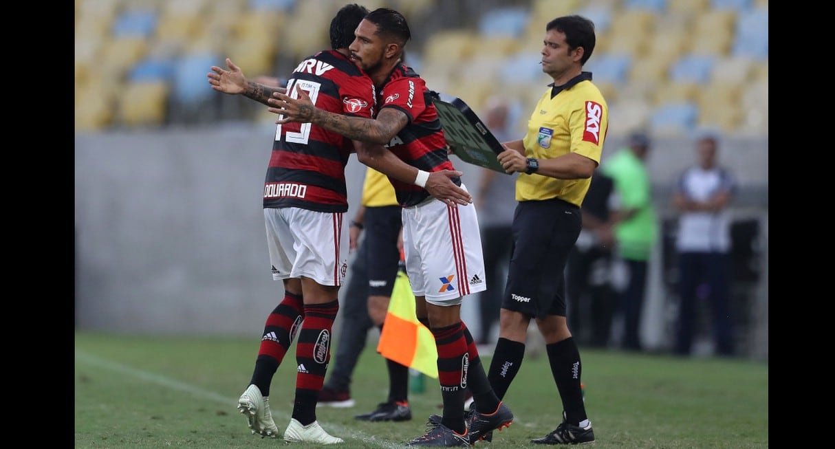 Paolo Guerrero volvió a jugar por el Flamengo y miles de hinchas le dieron tremendo recibimiento. (Fotos: Agencias)