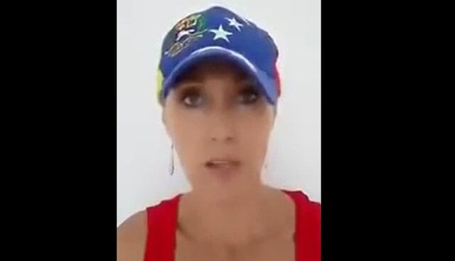 Una colombiana paseó por las calles de su país con gorra de Venezuela: fue acosada e insultada. (Captura: YouTube)