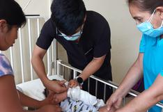 Médicos reconstruyen mano a niño de año y medio que no podía coger objetos