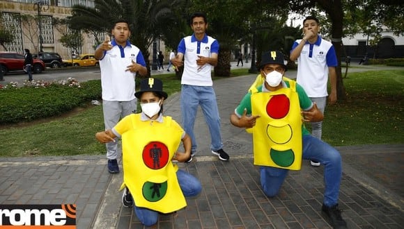 Estos tres jóvenes participaron en el videoclip ‘El rap para respetar las normas de tránsito en Lima’. Pueden buscarlo en YouTube.