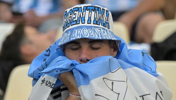 Toda Argentina en shock tras la derrota ante Arabia Saudí en su debut en Qatar 2022. (Foto:  JUAN MABROMATA / AFP)