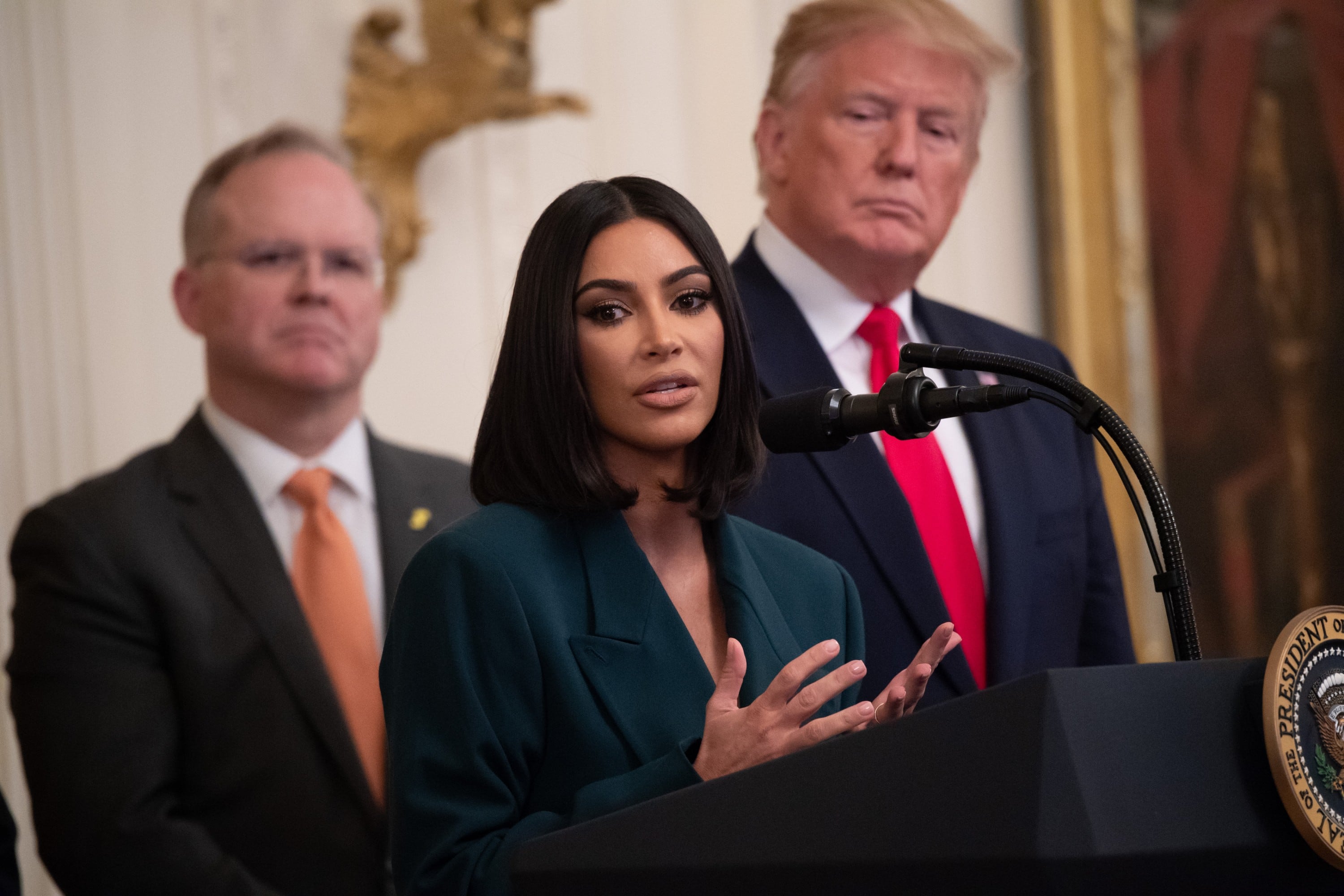Kim Kardashian brindó discurso sobre la justicia penal junto a Donald Trump en la Casa Blanca. (Fotos: AFP)