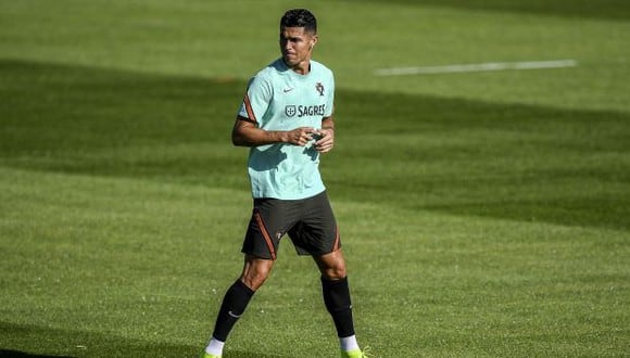 Cristiano Ronaldo se incorporó a los trabajos de Portugal para la fecha FIFA. (Foto: AFP)