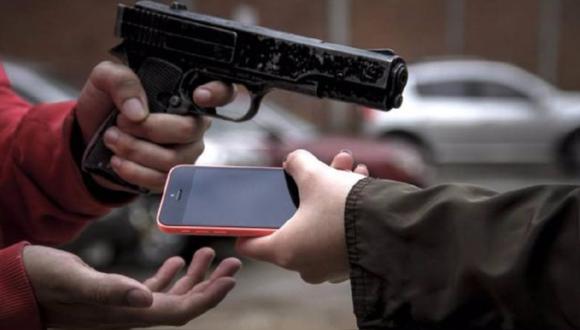 Comerciante sufrió el robo de los iPhone que compró en la tienda de Apple en Nueva York. (Foto: Vanguardia)