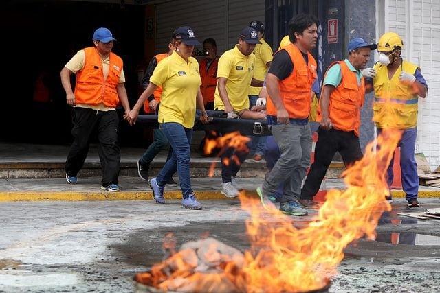 Simulacro de amago de incendio en Mesa Redonda (Foto: Municipalidad de Lima)