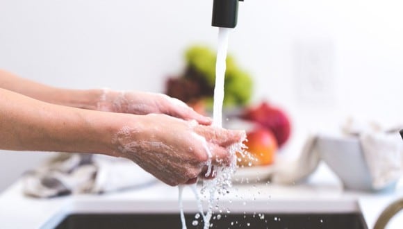 Una de nuestras principales 'armas' para defendernos del COVID es el lavado de manos. (Foto: Pixabay)