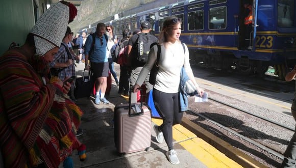 Perú Rail aseguró que la suspensión de viajes a Machu Picchu fue adoptada para salvaguardar la seguridad de pasajeros y empleados. (Foto: EFE)