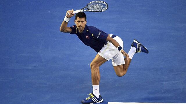 Novak Djokovic derrotó a Roger Federer en la semifinal del Abierto de Australia. Los maestros del tenis mundial se jugaron un partido inolvidable. (Fotos: EFE)