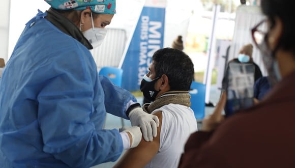 El ministro de Salud anunció la cuarta Vacunatón, que se desarrollará en los 22 vacunatorios de Lima y Callao, así como en nueve regiones del país (Foto: GEC)