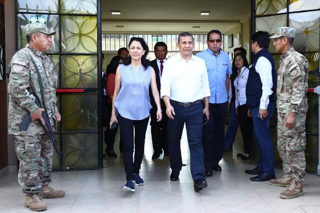 Ollanta Humala y Nadine Heredia emitieron su voto alrededor de las 9:30 a.m. (Foto: Daniel Apuy | GEC)