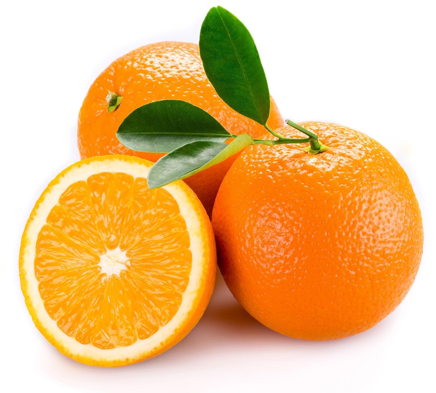 LUNES. NARANJA. Es una de las frutas con mayor contenido de vitamina C. Basta con consumir una porción de 100 gramos al día para cubrir el requerimiento de esta vitamina que te protegerá de las infecciones por virus o bacterias.