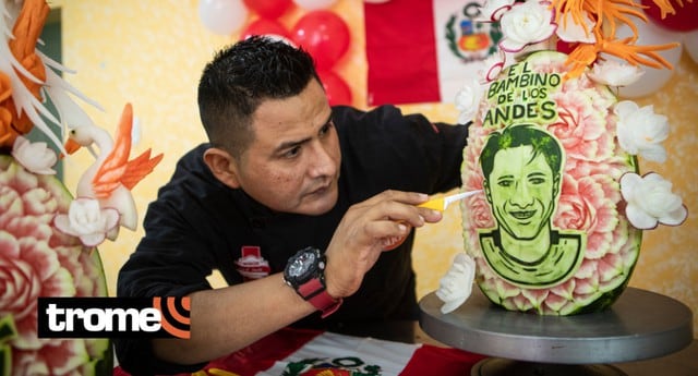 Talento nacional esculpió cara de goleador peruano, además, elaboró gelatinas y tortas con temática de la selección nacional